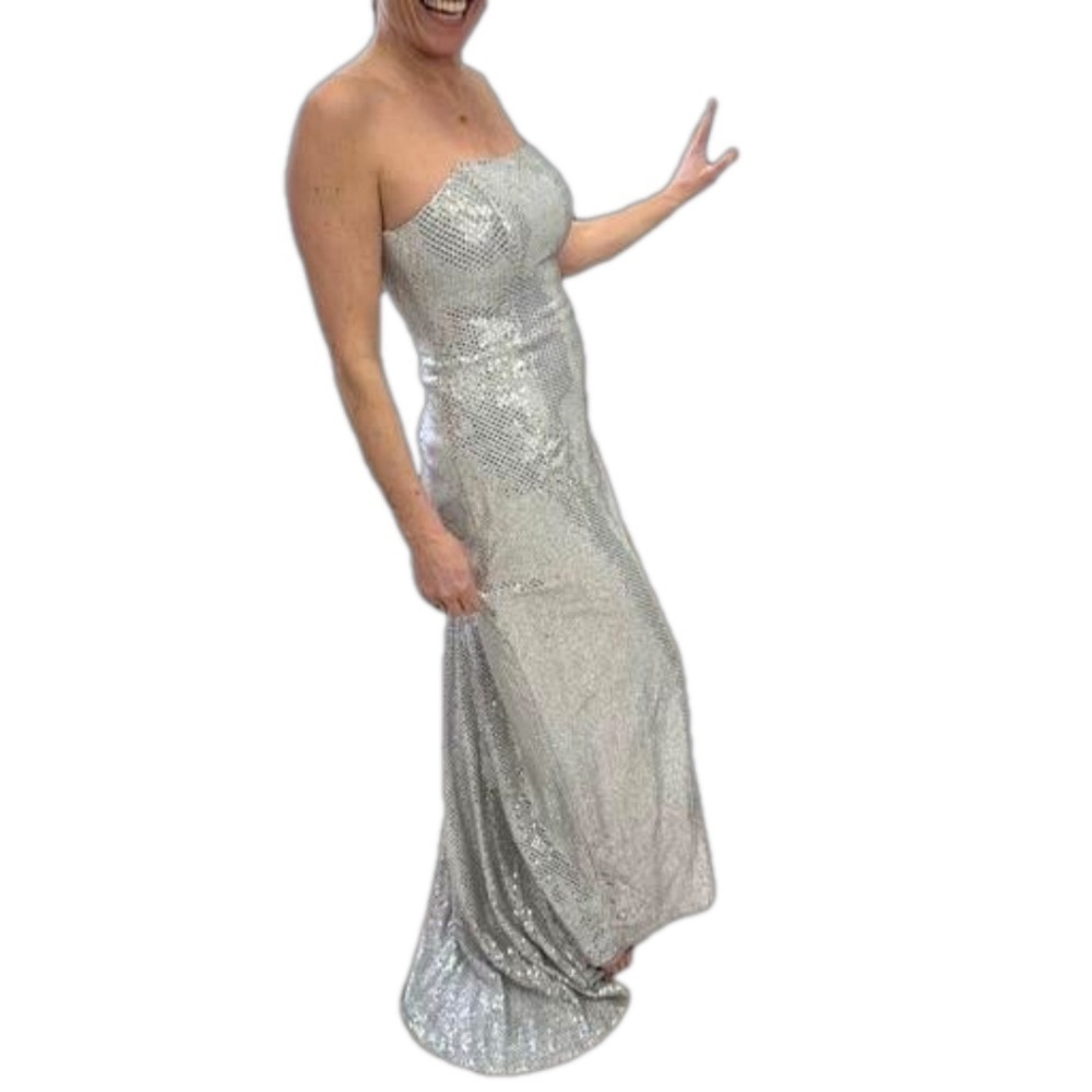 Roberta silver sequin strapless dress with small train. Women’s small